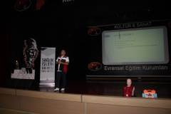 Evrensel Kolej